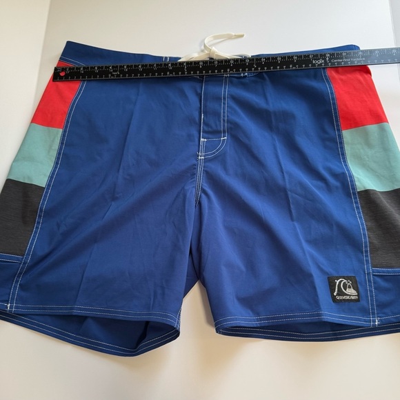 Quicksilver board shorts size 38 - Picture 7 of 9